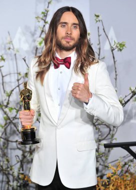 Jared Leto, En Iyi performans bir aktör tarafından basın odasında destek rolü için 86th yıllık Akademi Ödülleri-basın odası-Oscars 2014, The Dolby Theatre Hollywood ve Highland Center, Los Angeles, CA Mart 2, 2014. Fotoğraf: Gregorio Binuy