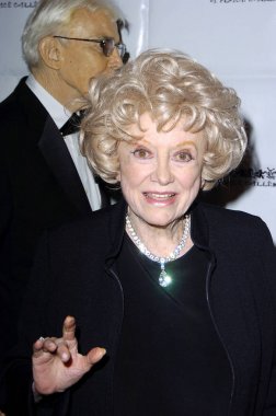 Phyllis Diller at A PLACE CALLED HOME GALA FOR CHILDREN, at the Beverly Hilton, LA, CA,  October 28, 2004. (photo: Michael Germana/Everett Collection)