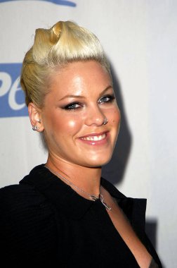 Pembe PETA 25th Anniversary gala ve ödüller, Paramount Pictures Studios, Los Angeles, CA, 10 Eylül 2005 için gelenler. Fotoğraf: Michael Germana/Everett Collection