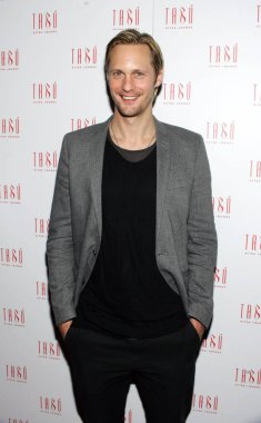 Alexander Skarsgard Tabu Ultra Lounge Hbo's True Blood Cast Partisi için gelenler, Mgm Grand Tabu Ultra Lounge, Las Vegas, Nv Mayıs 2, 2009. Fotoğraf: James Atoa / Everett Koleksiyonu