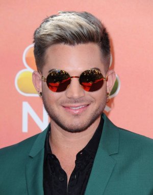 Adam Lambert iheartradio Müzik Ödülleri için gelenler 2014, Shrine Auditorium, Los Angeles, Ca Mayıs 1, 2014. Fotoğraf: Dee Cercone /Everett Collection
