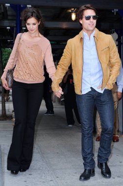 Katie Holmes, Tom Cruise, onların Greenwich Village daire dışarı ve hakkında Celebrity candids bırakın-Salı, New York, NY Haziran 22, 2010. Fotoğraf: Ray tamarra/Everett Collection
