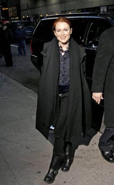 Julianne Moore David Letterman ile Late Show için talk show görünümde, Ed Sullivan Tiyatrosu, New York, Ny, Ocak 11, 2007. Fotoğraf: Ray Tamarra / Everett Koleksiyonu