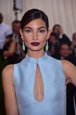 Lily Aldridge için gelenler ''Çin: Looking Glass'' Açılış Gecesi Met Gala - Bölüm 1, Metropolitan Museum of Art Kostüm Enstitüsü, New York, Ny Mayıs 4, 2015. Fotoğraf: Gregorio T. Binuya / Everett Koleksiyonu