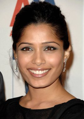 Freida Pinto 2009 Bafta / La Britannia Ödülleri, Hyatt Regency Century Plaza, Los Angeles, Ca Kasım 5, 2009 için gelenler. Fotoğraf: Dee Cercone /Everett Collection