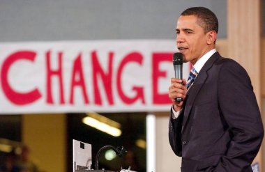 Barack Obama Başkanlık Kampanya Rallisi için sahnede, Keene Lisesi spor salonu, Keene, Nh, 06 Ocak 2008. Fotoğraf: Kristin Callahan / Everett Koleksiyonu