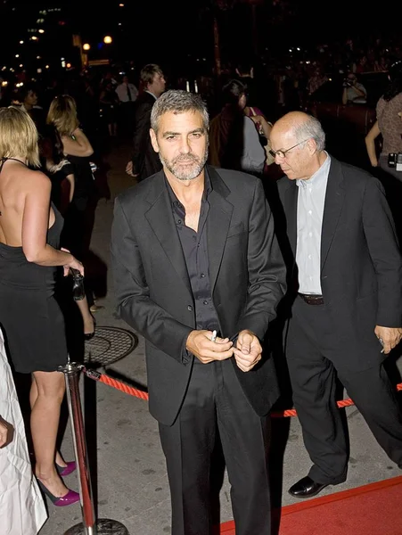 George Clooney Při Příjezdu Michaelovi Claytonově Severoamerické Premiéře 32Nd Ročním — Stock fotografie