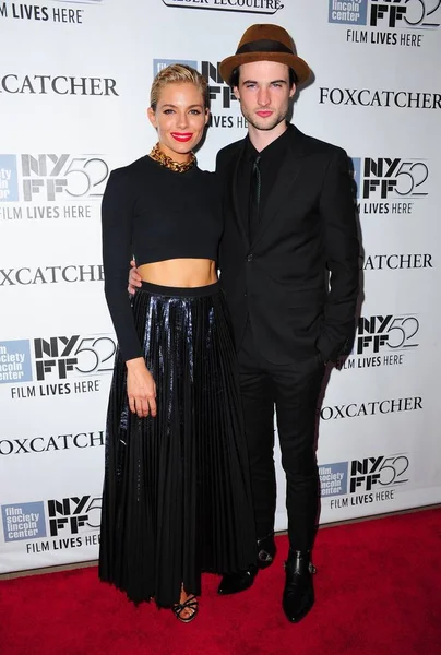 Sienna Miller Tom Sturridge Arrivals Foxcatcher Premiere 522Nd New York — стоковое фото