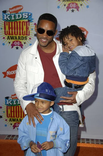 Will Smith, Jaden Smith, Willow Smith 19. Geleneksel Nickelodeon Çocuk Seçimi Ödülleri, Ucla Pauley Pavyonu, Los Angeles, Ca, 1 Nisan 2006. Fotoğraf: Michael Germana / Everett Koleksiyonu