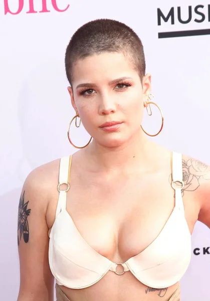 Halsey Las Llegadas Para Billboard Music Awards 2017 Llegadas Mobile — Foto de Stock