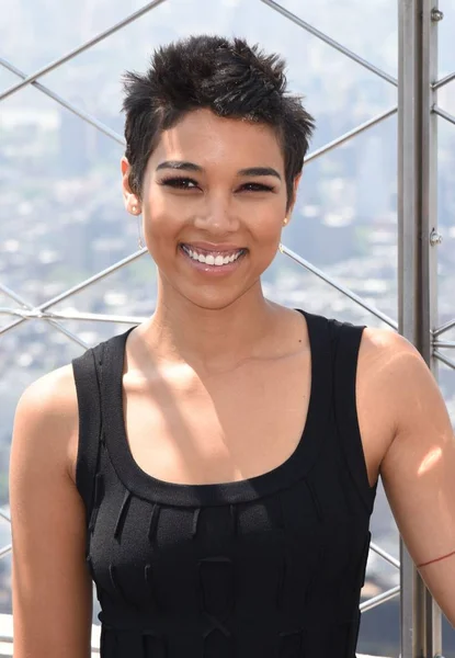 Alexandra Shipp Llegada Men Apocalypse Reparto Empire State Building Empire — Foto de Stock