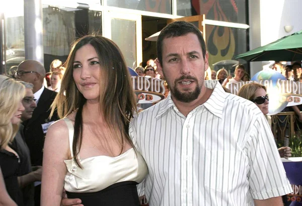 Esposa Adam Sandler Las Llegadas Para Now Pronounce You Chuck — Foto de Stock