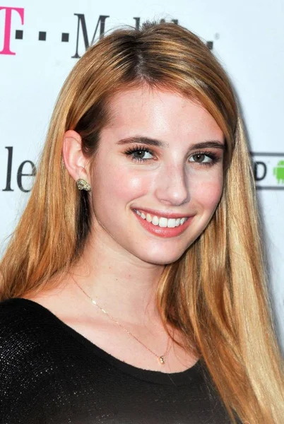 Emma Roberts Arrivée Pour Mobile Samsung Galaxy Sii Htc Amaze — Photo