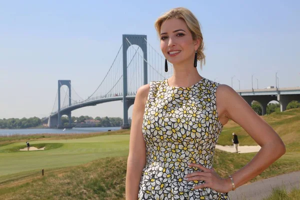 Ivanka Trump Atendimento Para Abertura Trump Golf Links Ferry Point — Fotografia de Stock