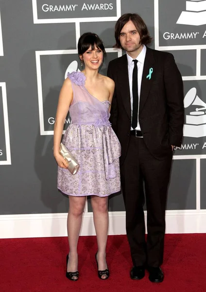 Zooey Deschanel Bär Luella Klänning Ben Gibbord Vid Ankomsten Till — Stockfoto