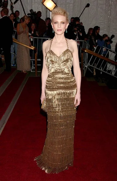 Cate Blanchett Vestito Balenciaga Agli Arrivi Poiret King Fashion Metropolitan — Foto Stock