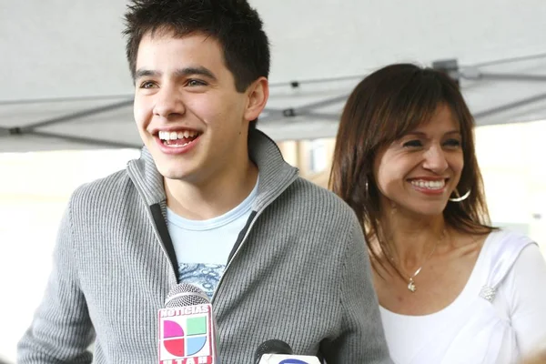 David Archuleta Lupe Archuleta Butiken Utseende För American Idol David — Stockfoto