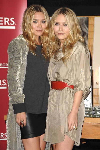 Ashley Olsen, Mary-Kate Olsen at in-store appearance for INFLUENCE Book Signing with Mary-Kate and Ashley Olsen, Borders Bookstore, Los Angeles, CA, November 12, 2008. Photo by: Dee Cercone/Everett Collection