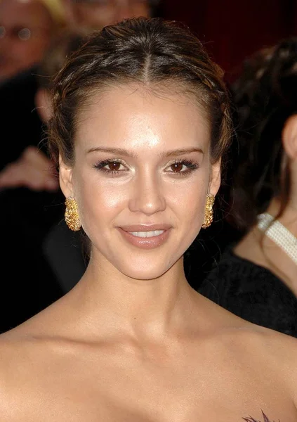 Jessica Alba Con Pendientes Cartier Las Llegadas Para Ceremonia Entrega — Foto de Stock