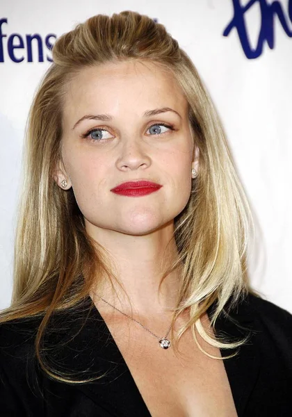 Reese Witherspoon Vid Ankomster För Barnens Försvarsfond Årliga Beat Odds — Stockfoto