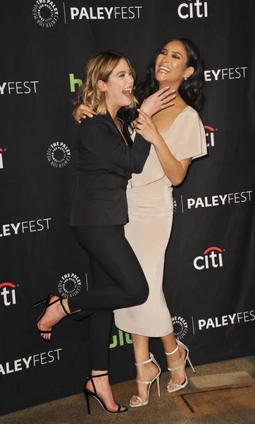 Ashley Benson Shay Mitchell Jelenlétében Csinos Kis Hazugok Éves Paleyfest — Stock Fotó