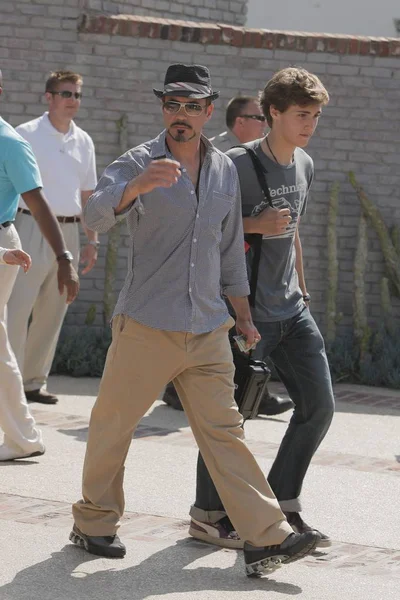 Robert Downey Uit Voor Beroemdheden Wonen Een Memorial Day Beach — Stockfoto