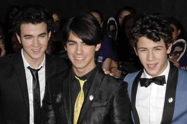 Кевін Джонас Джо Джонас Нік Джонас Прибуття Jonas Brothers Досвід — стокове фото