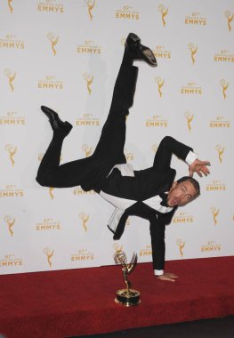 Derek Hough için basın odasında 2015 Primetime Creative Arts Emmy - Basın Odası, Microsoft Theater (eski Nokia Theatre L.A. Live), Los Angeles, Ca Eylül 12, 2015. Fotoğraf: Elizabeth Goodenough / Everett Koleksiyonu