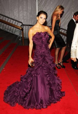Eva Longoria (bir Marchesa elbisesi giyen) Bölüm 3 için gelen gelen-superheroes yıllık açılış gece gala: moda ve fantezi, Metropolitan Müzesi Sanat Kostüm Enstitüsü, New York, NY, Mayıs 05, 2008. Fotoğraf: Desiree Navarro/Everett Collection