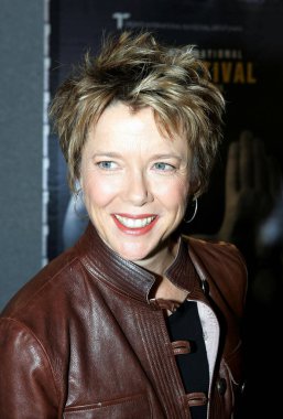 Annette Bening içinde Bayan Harris basın konferansı için Toronto Film Festivali, Sutton Place Hotel, Toronto, on, Eylül 17, 2005. Fotoğraf: Malcolm Taylor/Everett Collection