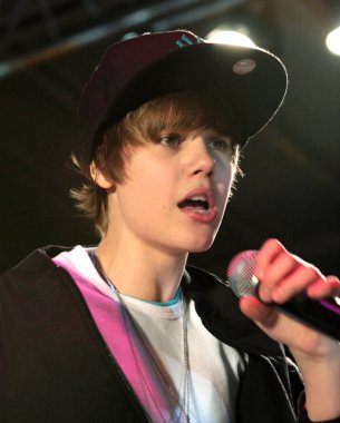 Justin Bieber Justin Bieber konser, Citadel Outlets, Los Angeles, Ca Aralık 14, 2009 ile Debut Album My World başlattı için bir kamu görünüm 