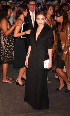 Ashley Olsen (kendi etiket, Elizabeth ve James bir elbise giyiyor) Yıllık Cfda Moda Ödülleri, New York Halk Kütüphanesi, New York, Ny, Haziran 04, 2007 25 yıldönümü için gelenler. Fotoğraf: Kristin Callahan / Everett Koleksiyonu