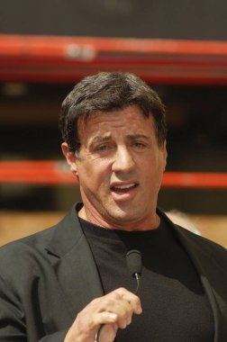 Mike Medavoy için Hollywood Walk of Fame Star için indüksiyon töreninde Sylvester Stallone, Hollywood Bulvarı, Los Angeles, Ca, Eylül 19, 2005. Fotoğraf: Michael Germana / Everett Koleksiyonu