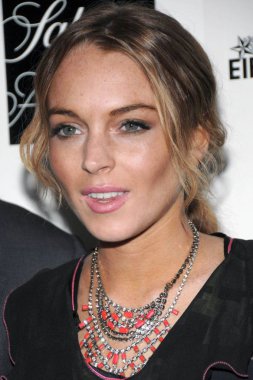 Lindsay Lohan lansmanı için 10 yıllık Saks Fifth Avenue anahtar Cure, top rock, Rockefeller Merkezi, New York, NY, Ekim 14, 2008 için gelenler. Fotoğraf: Lee/Everett Collection