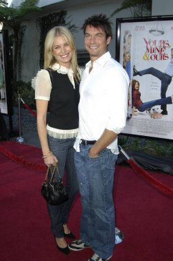 Rebecca Romijn, Jerry O ' ' Connell sizin için gelenler, Mine ve bizim Premiere, Arclight Hollywood Cinerama Dome, Los Angeles, CA, Pazar, Kasım 20, 2005. Fotoğraf: Michael Germana/Everett Collection