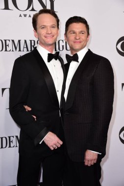 Neil Patrick Harris, David Burtka 68 Yıllık Tony Ödülleri için gelenler 2014 - Bölüm 2, Radio City Music Hall, New York, Ny Haziran 8, 2014. Fotoğraf: Gregorio T. Binuya / Everett Koleksiyonu