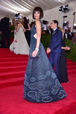 Katie Holmes (Zac Posen giyen) ' Çin için gelenler: görünümlü cam ' açılış gece met Gala-Part 4, Metropolitan Müzesi Sanat Kostüm Enstitüsü, New York, NY Mayıs 4, 2015. Fotoğraf: Gregorio T. Binuya/Everett Collection