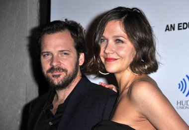Peter Sarsgaard, Maggie Gyllenhaal An Education New York Premiere için gelenler, Paris Tiyatrosu, New York, Ny Ekim 5, 2009. Fotoğraf: Gregorio T. Binuya / Everett Koleksiyonu