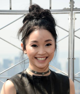 Lana Condor, X-Men: Apocalypse Cast at Empire State Building, Empire State Building, New York, Ny May 25, 2016 için halka açık bir katılım sergiledi. Fotoğraf: Eli Winston