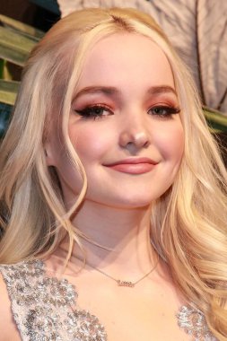 E için gelenler de Dove Cameron!, elle ve IMG ' 's New York moda haftası kick-off olay, 40 Bethune Street, New York, NY Şubat 8, 2017. Fotoğraf: Jason Mendez/Everett Collection