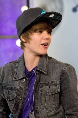 Justin Bieber Justin Bieber, Gma Times Square Studio, New York, Ny 15 Kasım 2009 ile Good Morning America Gma Konseri için sahnede 