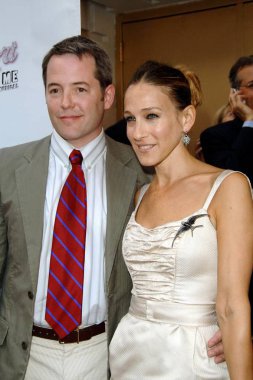 Matthew Broderick, Sarah Jessica Parker açılış gecesi için Martin kısa geliş: Fame beni, Bernard B. Jacobs Tiyatrosu, New York, NY, Ağustos 17, 2006 olur. Fotoğraf: George Taylor/Everett Collection