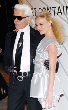 Karl Lagerfeld, Kate Bosworth Mobil Sanat için Açılış Gece Partisi için gelenler: Zaha Hadid tarafından Chanel Çağdaş Sanat Konteyner, Central Park Rumsey Playfield, New York, Ny, Ekim 21, 2008. Fotoğraf: Desiree Navarro /Everett Collection