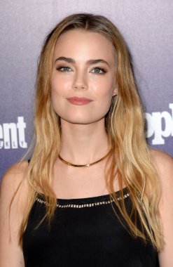 Eğlence haftalık ve Insanlar Upfronts parti, High Line otel, New York, NY Mayıs 11, 2015 için gelenler de Rebecca Rittenhouse. Fotoğraf: Kristin Callahan/Everett Collection