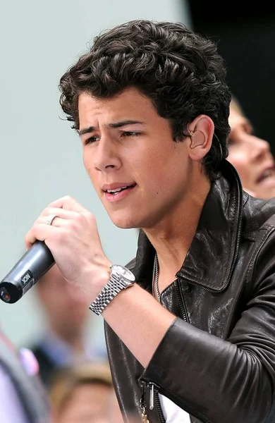 Nick Jonas Talk Show Występ Dla Nbc Today Koncert Jonas — Zdjęcie stockowe