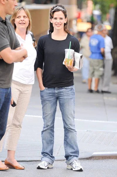 Jennifer Garner Spacery Arthur Film Kościele Bartłomieja Celebrity Candids Wtorek — Zdjęcie stockowe