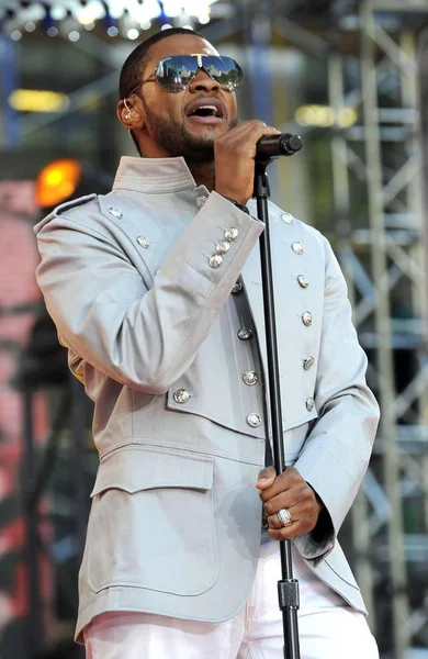 Usher Atas Panggung Untuk Abc Gma Concert Usher Bryant Park — Stok Foto