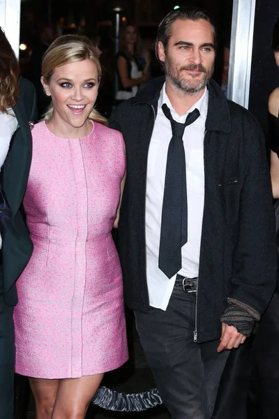Reese Witherspoon Joaquin Phoenix Agli Arrivi Inherent Vice Premiere Tcl — Foto Stock