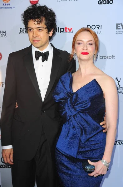 Geoffrey Arend Christina Hendricks Chegadas Para International Emmy Awards 2014 — Fotografia de Stock