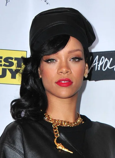 Rihanna Відвідуваності Rihanna Хостів Зустрітися Вітати Сприяти Новий Альбом Непримиренний — стокове фото